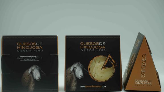 Elaboraci&oacute;n moldeado y prensado de prensado en nuestras instalaciones