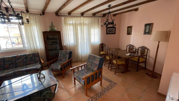 Sal&oacute;n casa rural santa marina