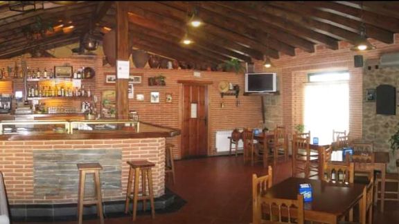 Mes&oacute;n - Restaurante La Tinaja
